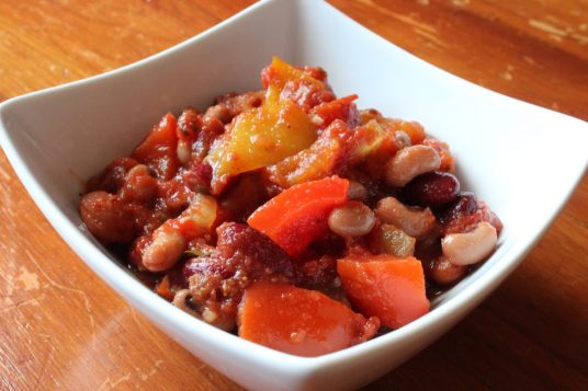 Simple Slow Cooker Five Bean Vegetarian Chilli Recipe